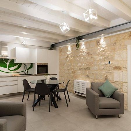 Lovely Modern Apartment โมดิกา ภายนอก รูปภาพ