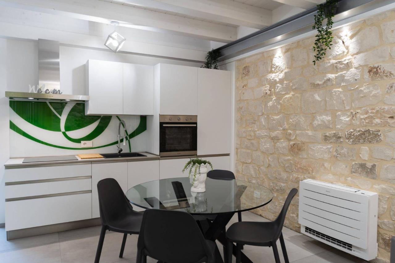 Lovely Modern Apartment โมดิกา ภายนอก รูปภาพ