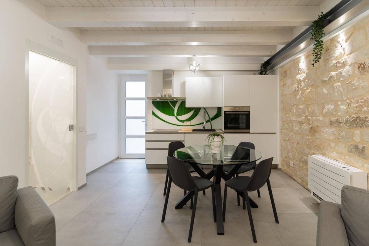 Lovely Modern Apartment โมดิกา ภายนอก รูปภาพ