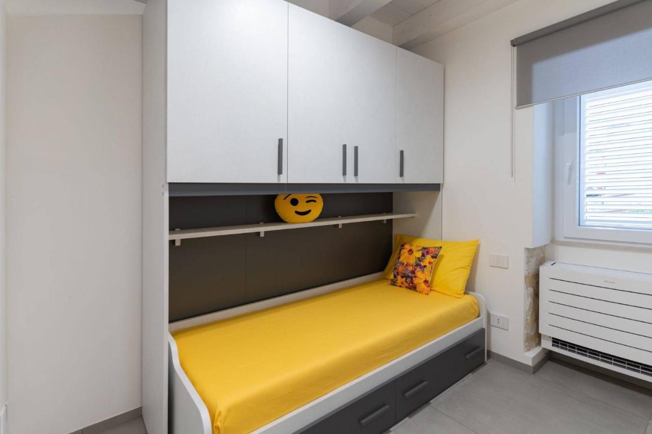 Lovely Modern Apartment โมดิกา ภายนอก รูปภาพ